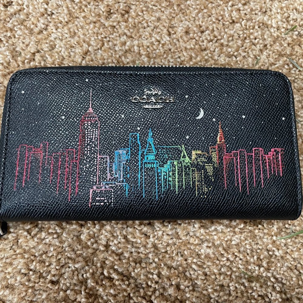 EUC Coach NYC series long accordion zip around wallet